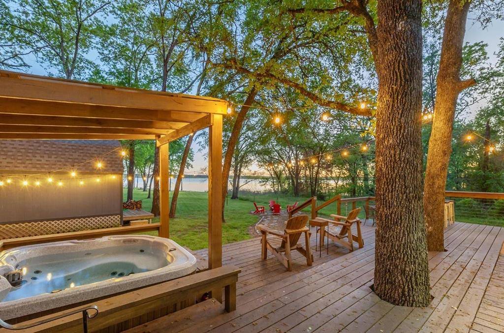 8049 Lakeview Drive, Quinlan, TX 75474