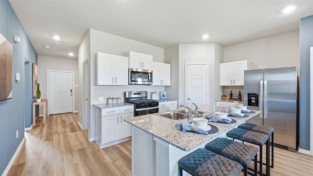 1057 FOXBURG Drive, Fort Worth, TX 76131