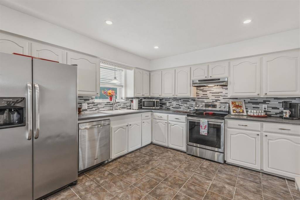 604 E Fm 272, Celeste, TX 75423