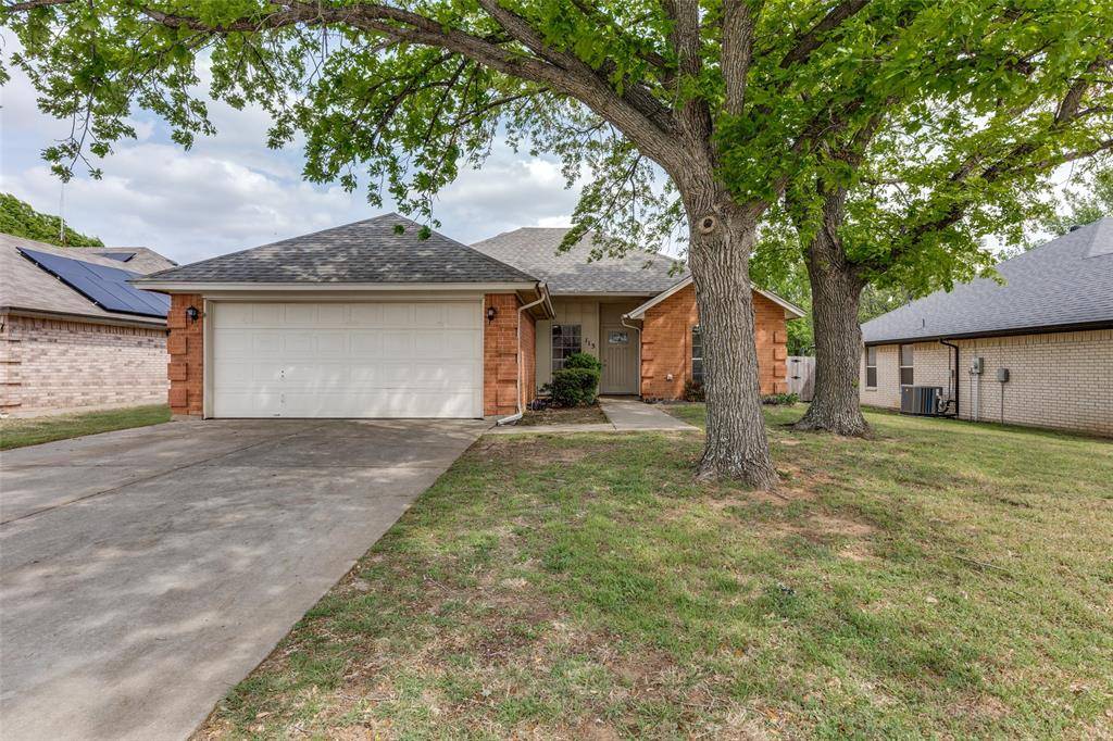 113 Saint James Court, Rhome, TX 76078