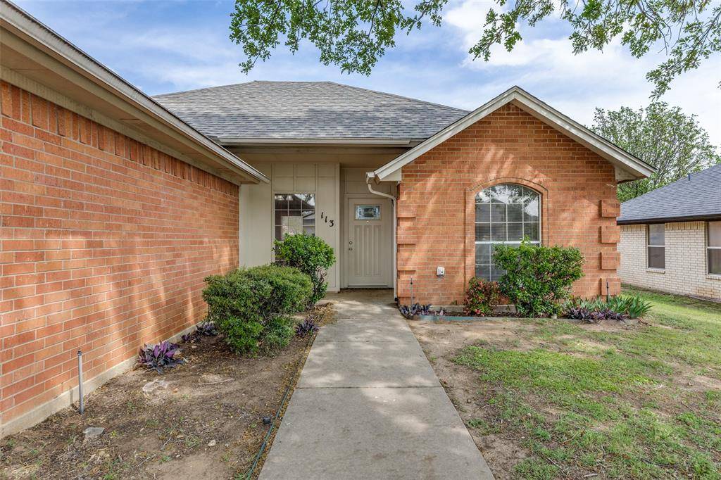 113 Saint James Court, Rhome, TX 76078