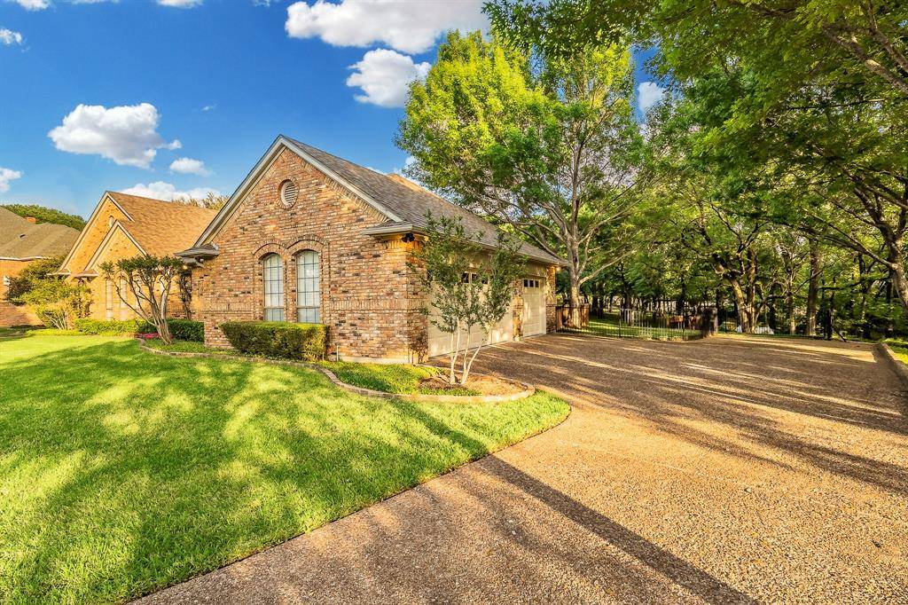 2908 Oak Trail Court, Dalworthington Gardens, TX 76016