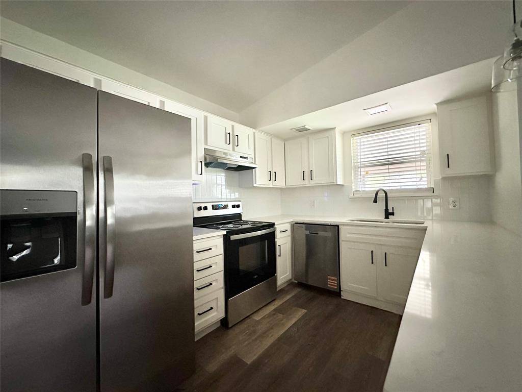 4933 Curzon Avenue, Fort Worth, TX 76107