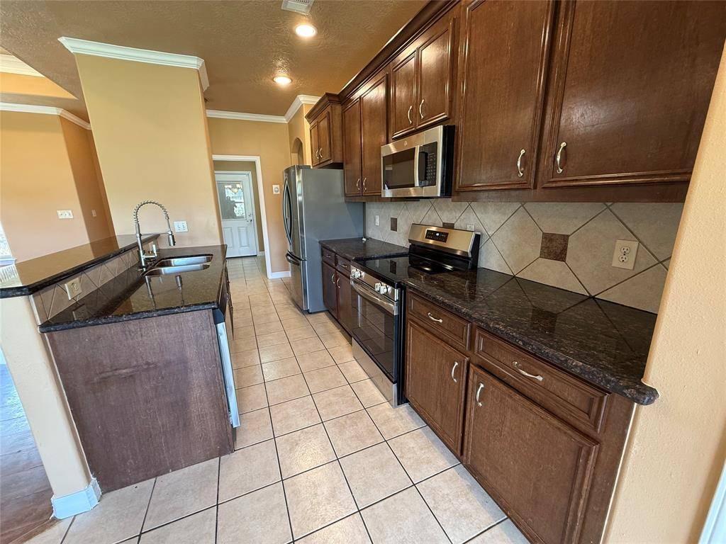 8640 Baker Road, Beaumont, TX 77707