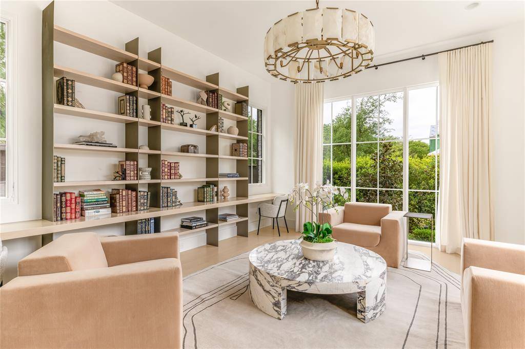 9102 Bluff Hollow Court, Dallas, TX 75220