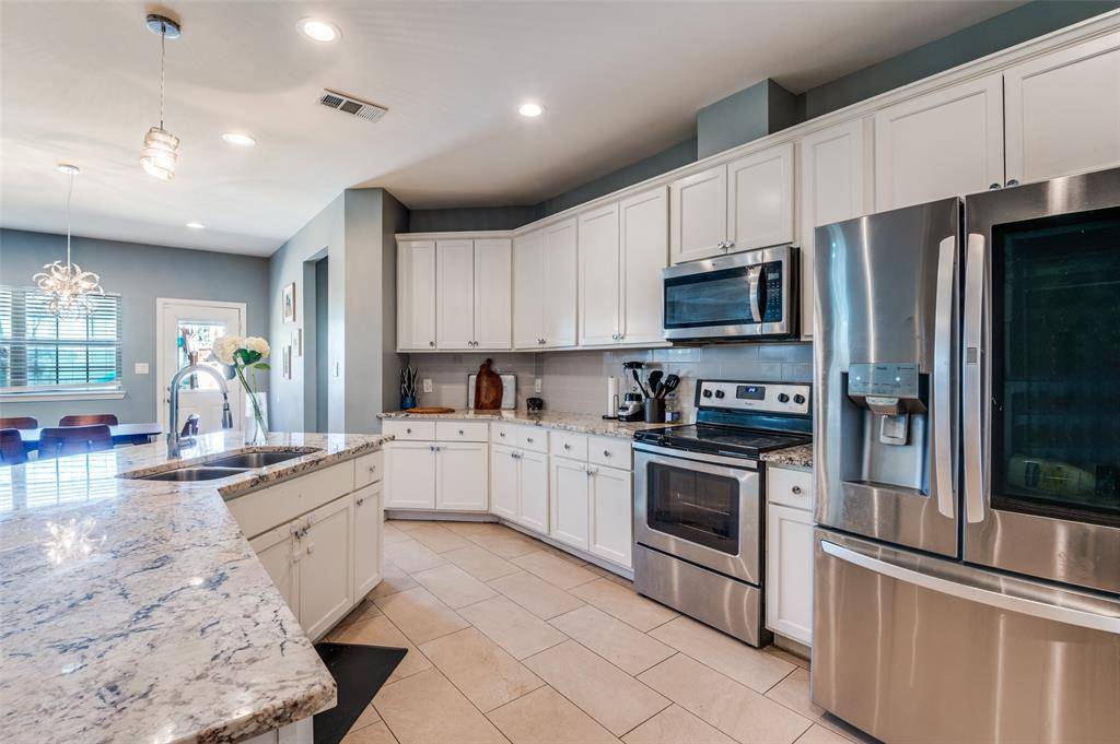 2723 Pike Drive, Lancaster, TX 75134