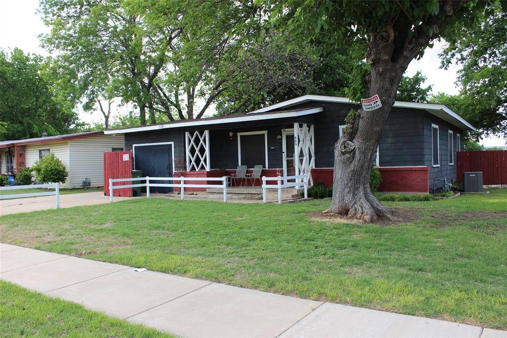 809 Forrestal Drive, Arlington, TX 76010