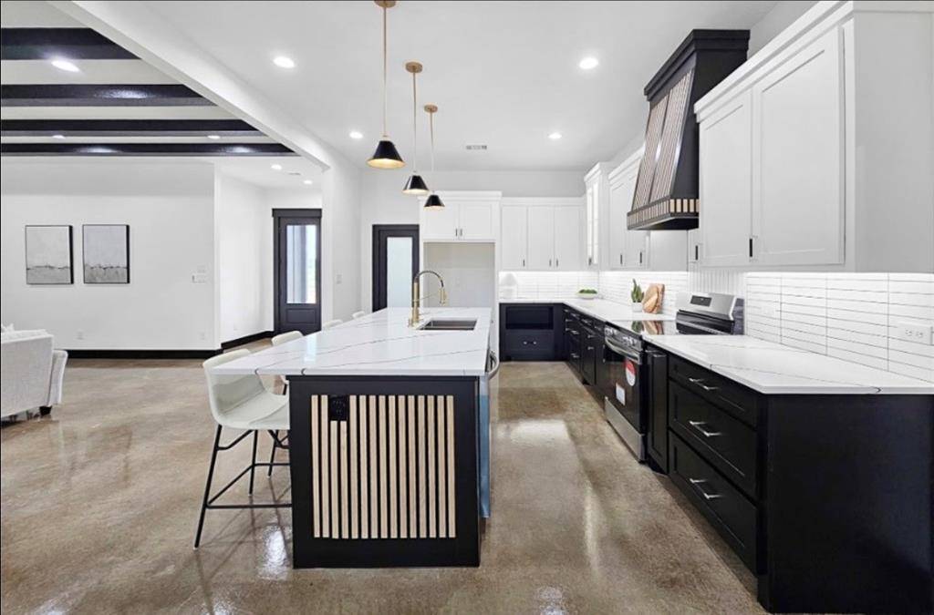 5226 Tom Hickman, Log Cabin, TX 75148