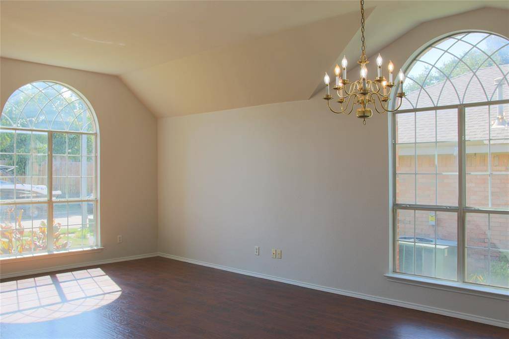 7525 Parkgate Drive, Fort Worth, TX 76137