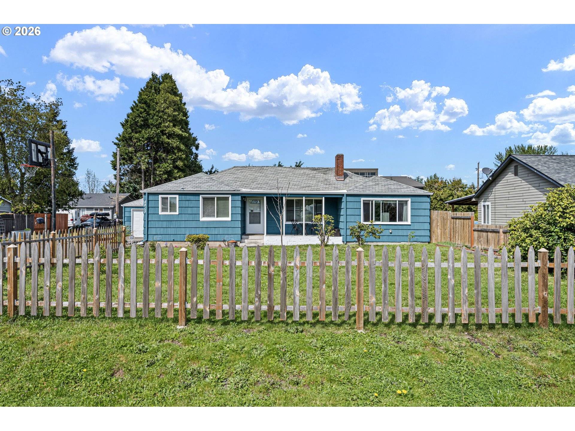 2207 WILLONA DR, Eugene, OR 97408