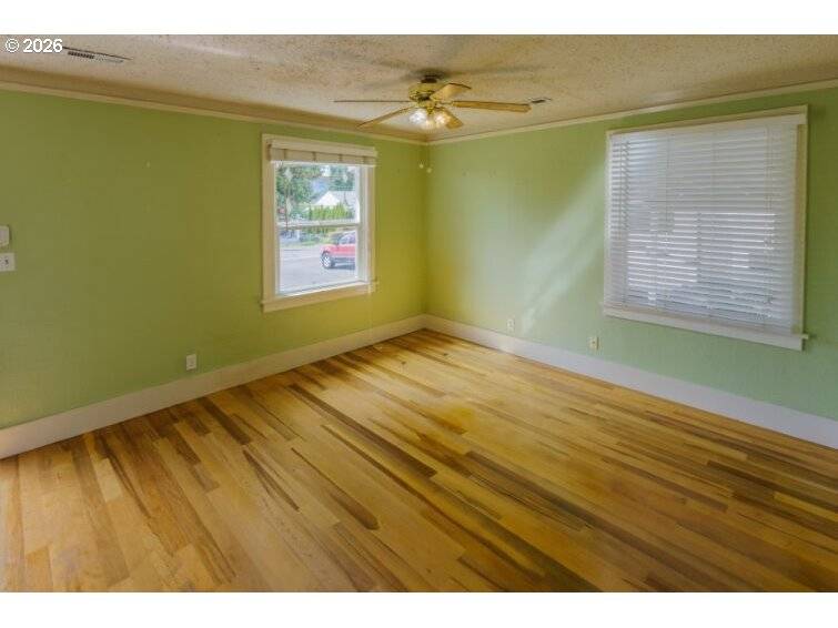 274 S 8TH ST, St Helens, OR 97051