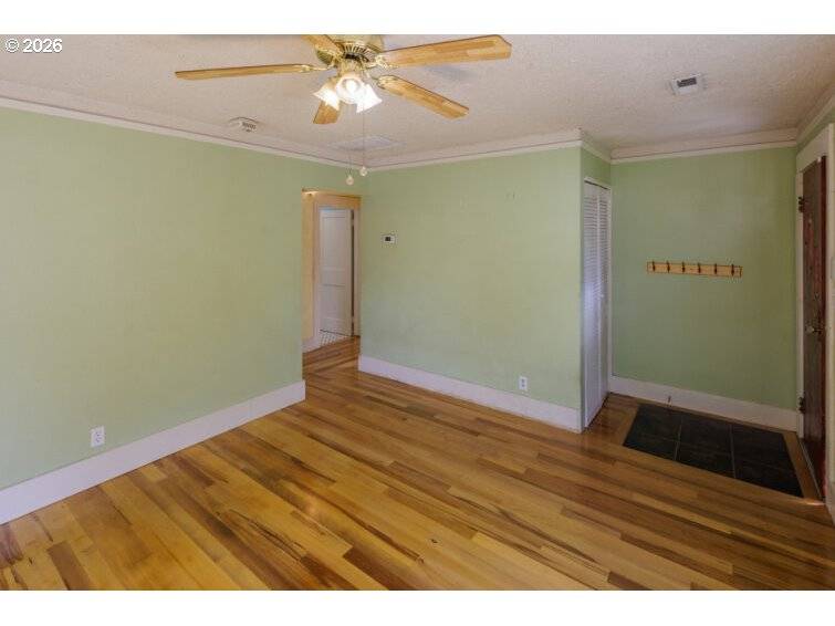 274 S 8TH ST, St Helens, OR 97051