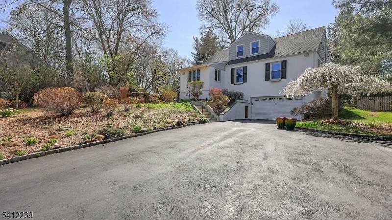 67 Madison St, Long Hill Twp., NJ 07933