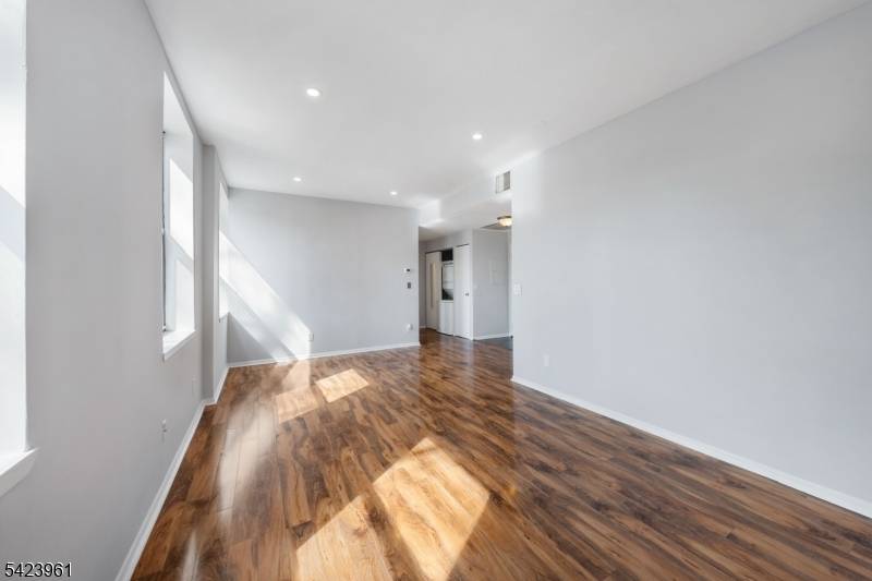 54 W Cherry St #106, Rahway City, NJ 07065