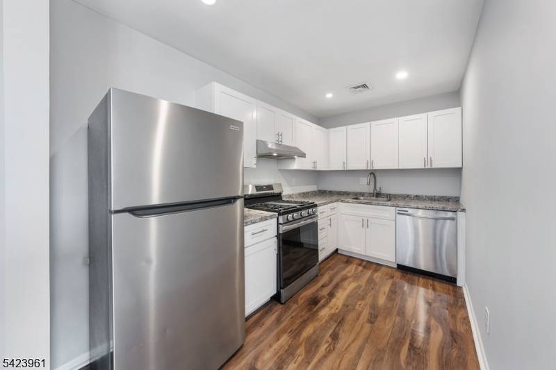 54 W Cherry St #106, Rahway City, NJ 07065