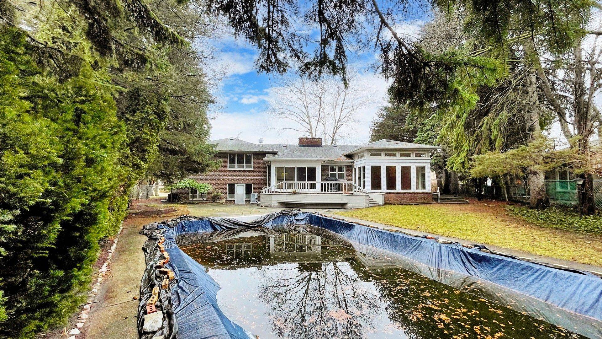 2 Colvestone RD, Toronto C12, ON M2L 1X3