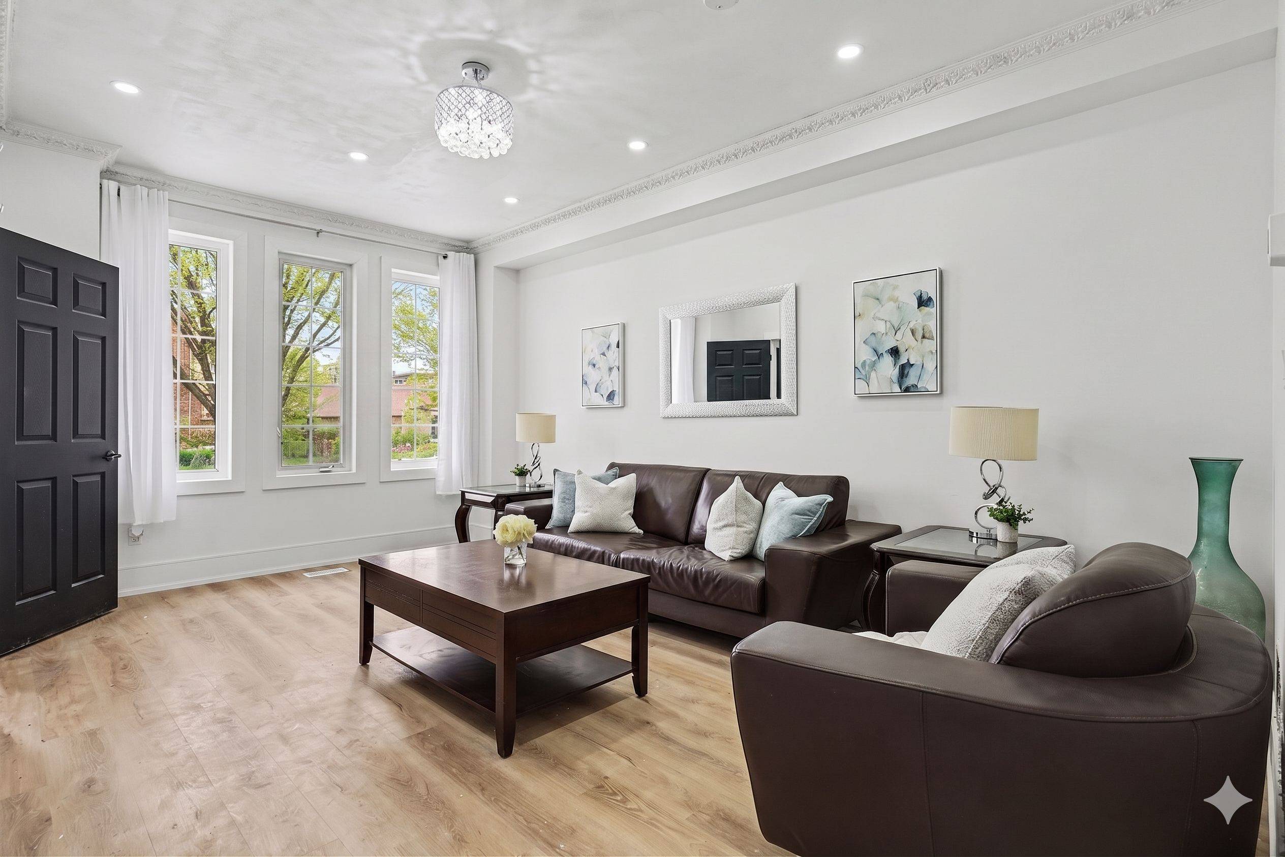 16 Leitch AVE, Toronto W05, ON M3J 3P2