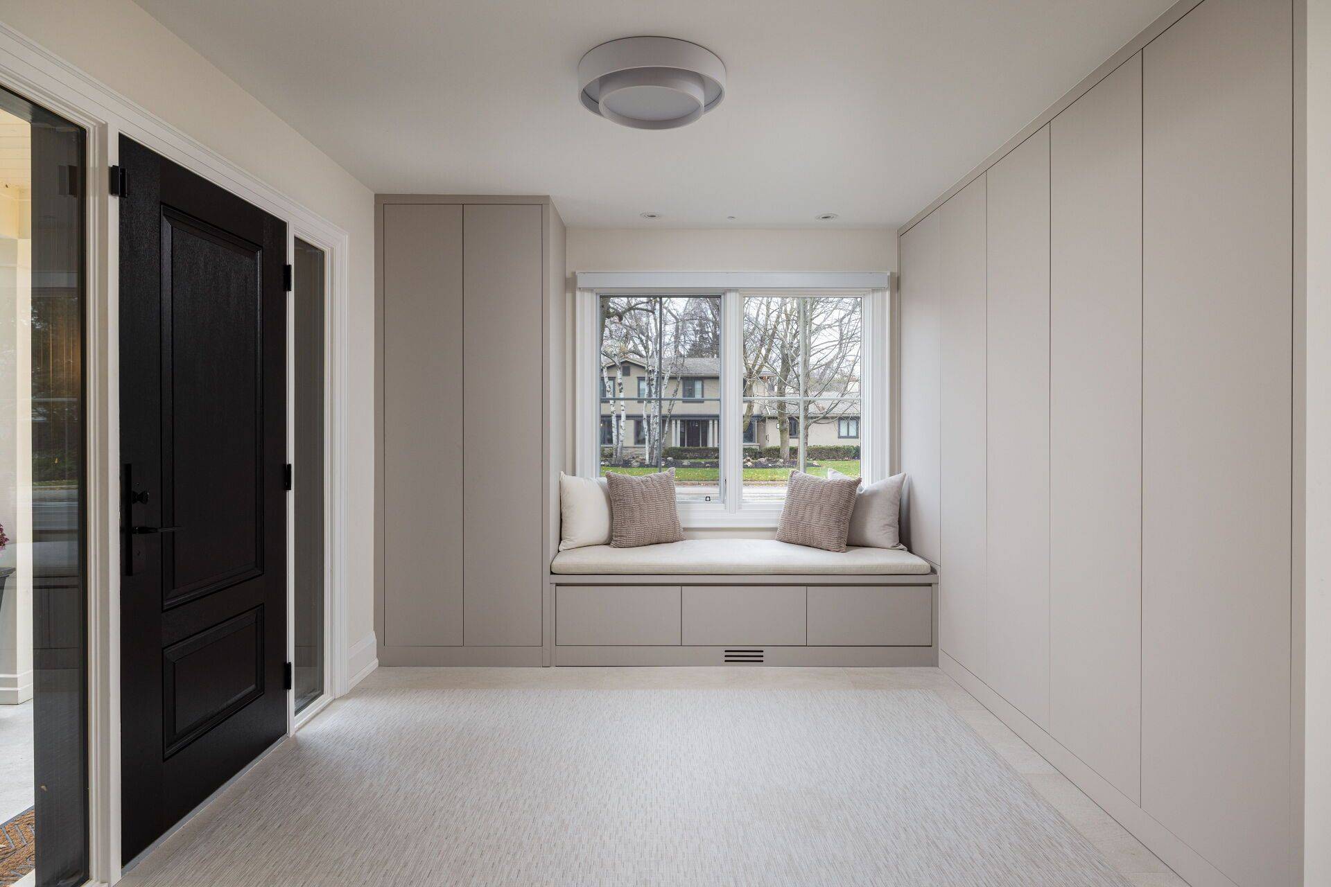 246 Cairncroft RD, Oakville, ON L6J 4M3