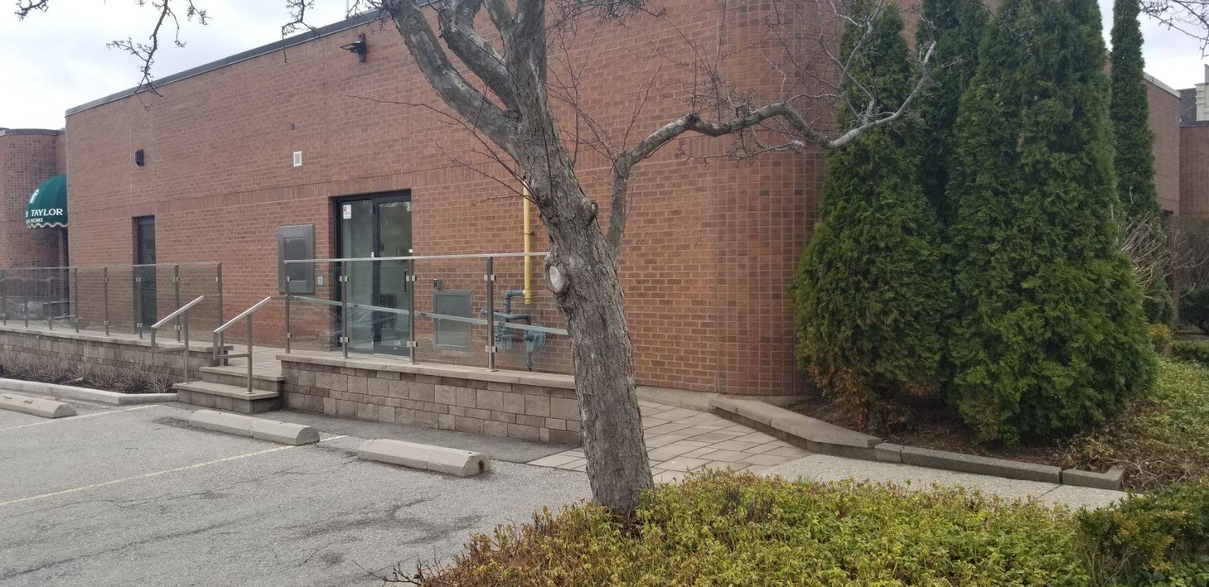 60 Lakeshore RD W #1, Oakville, ON L6K 1E1