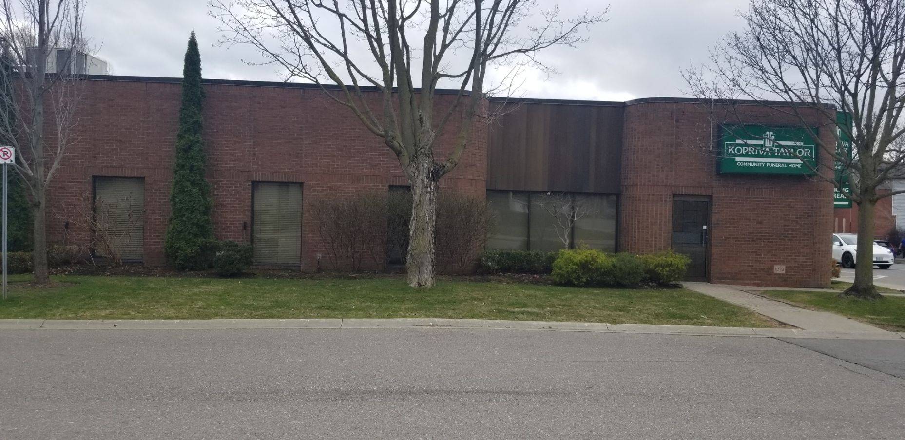 60 Lakeshore RD W #1, Oakville, ON L6K 1E1