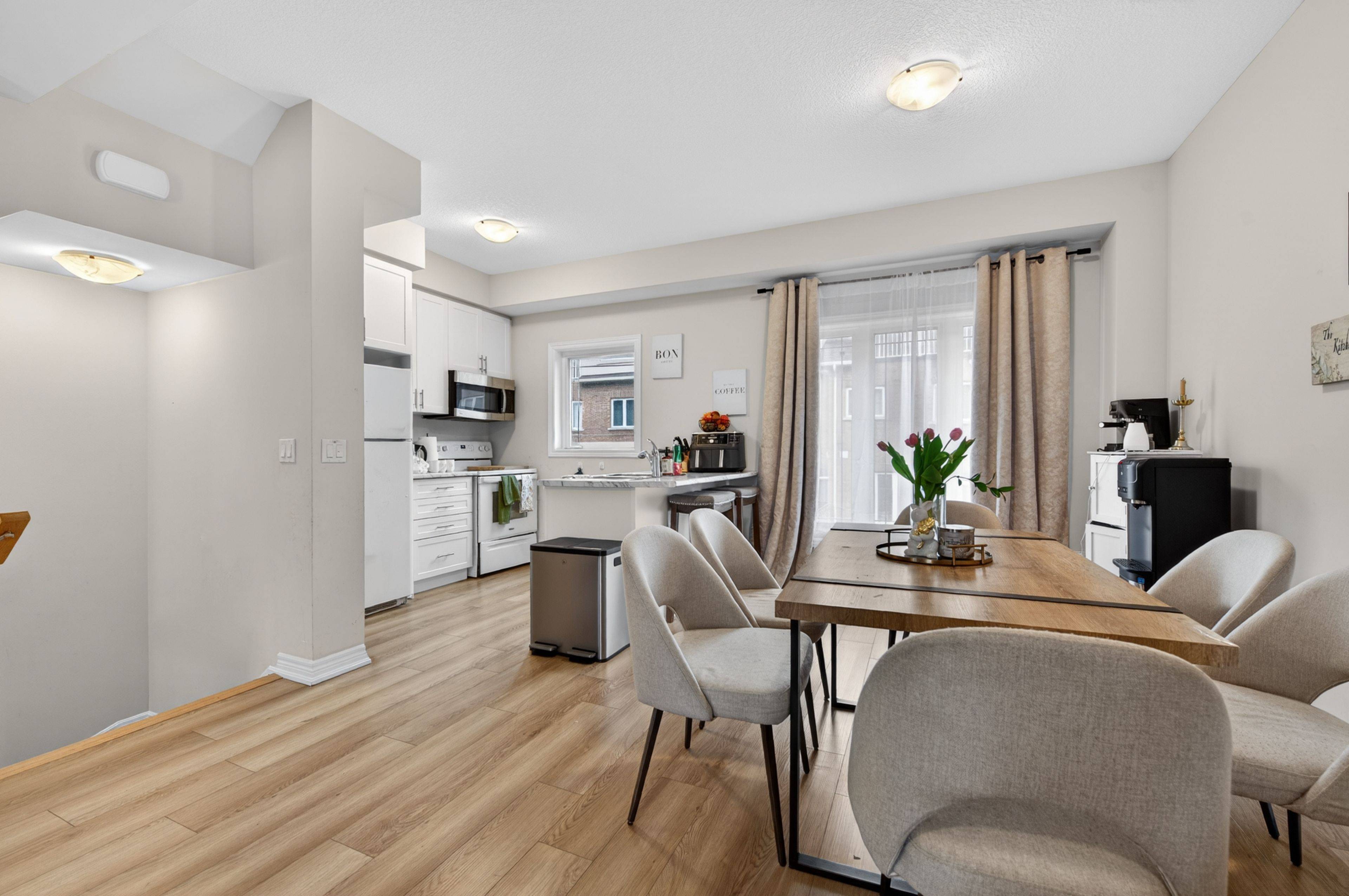 19 Picardy DR #13, Hamilton, ON L8J 0M7