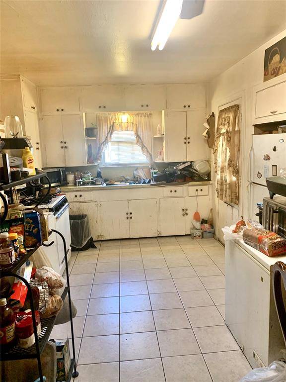 6925 Kennison Drive, Dallas, TX 75227