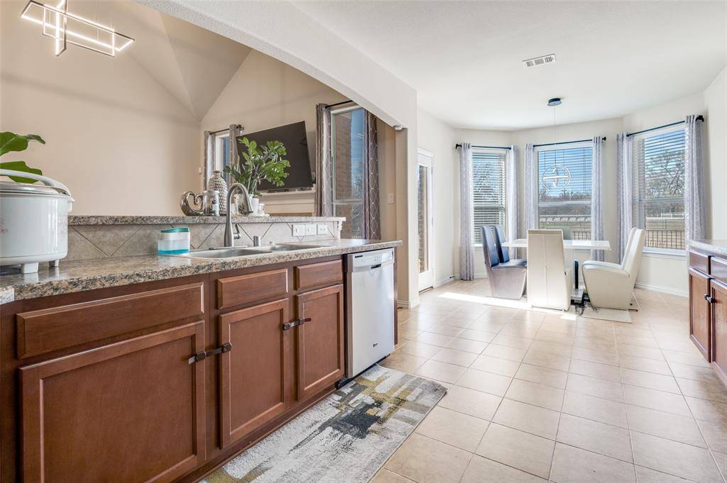 3025 Glenbrook Drive, Midlothian, TX 76065