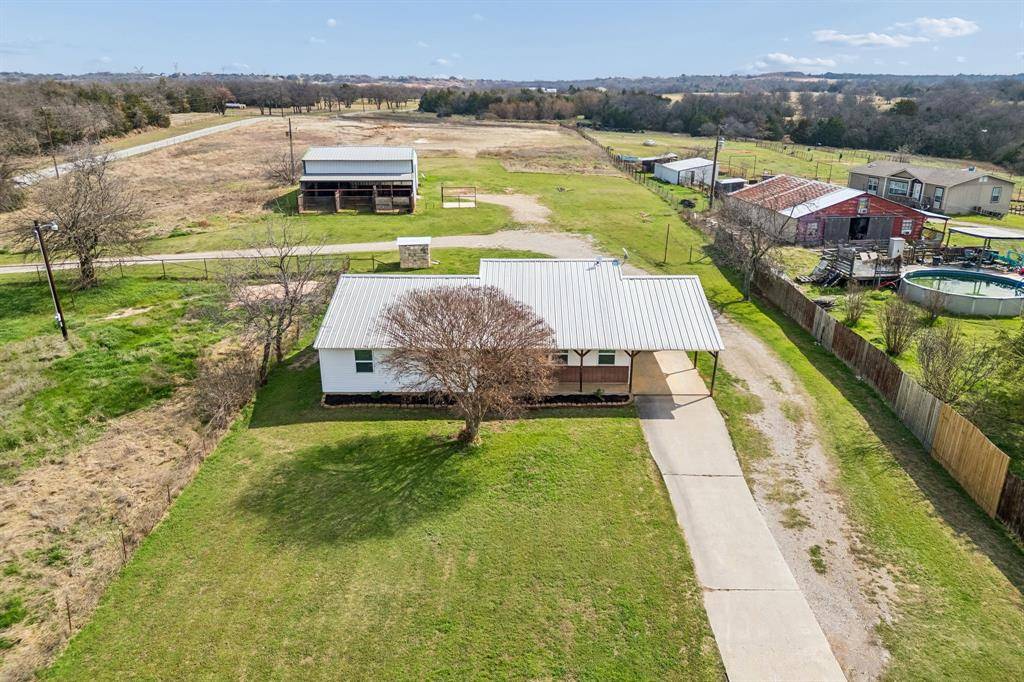 1087 County Road 2395, Alvord, TX 76225
