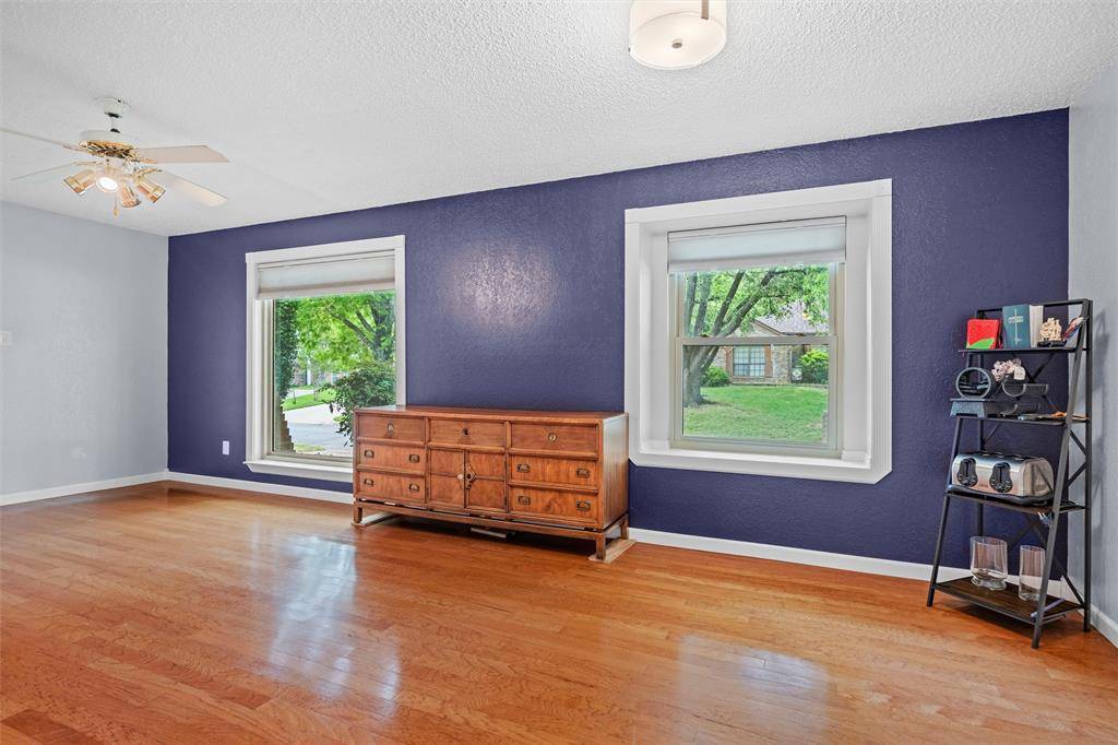 711 Hinsdale Drive, Arlington, TX 76006