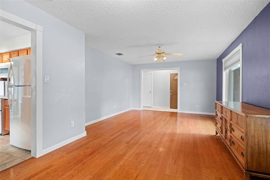 711 Hinsdale Drive, Arlington, TX 76006