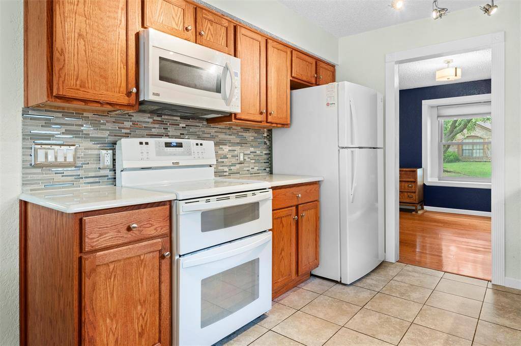 711 Hinsdale Drive, Arlington, TX 76006