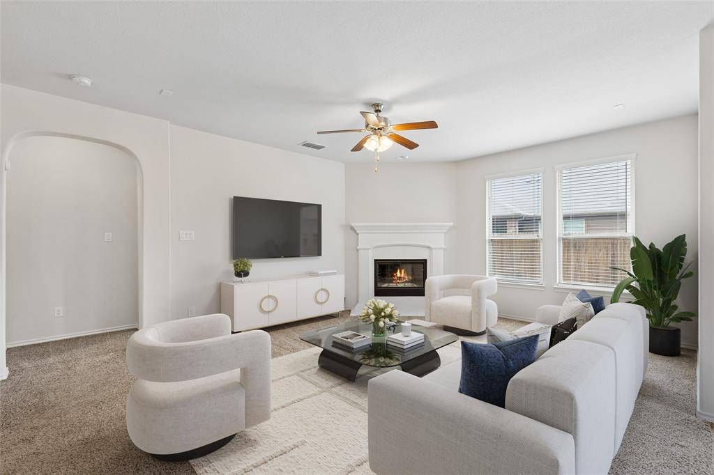 15720 Barton Ridge Drive, Fort Worth, TX 76177