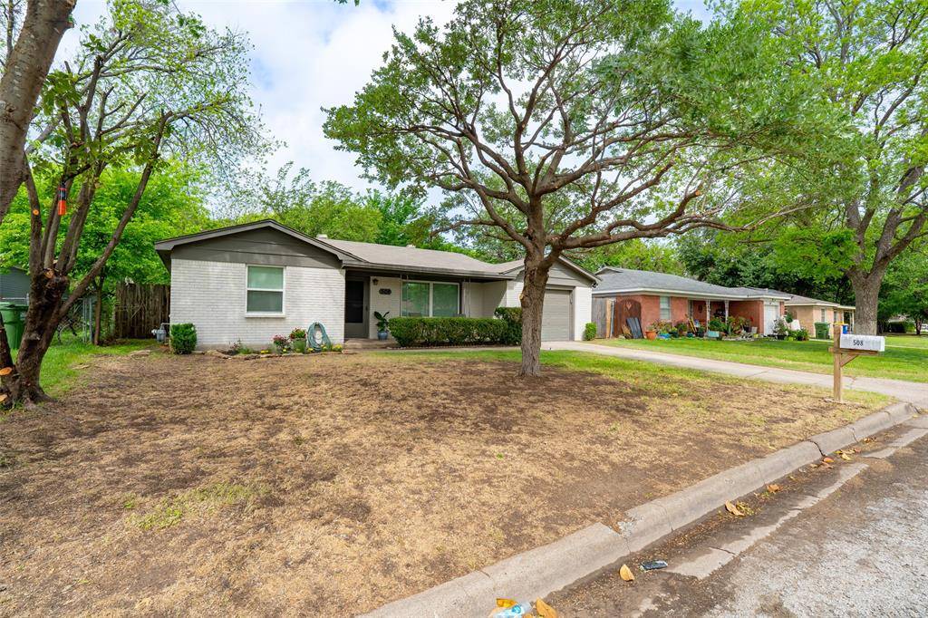 508 Grant Circle, White Settlement, TX 76108