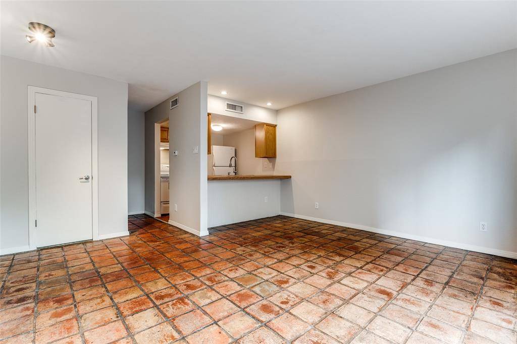 2702 Douglas Avenue #143, Dallas, TX 75219