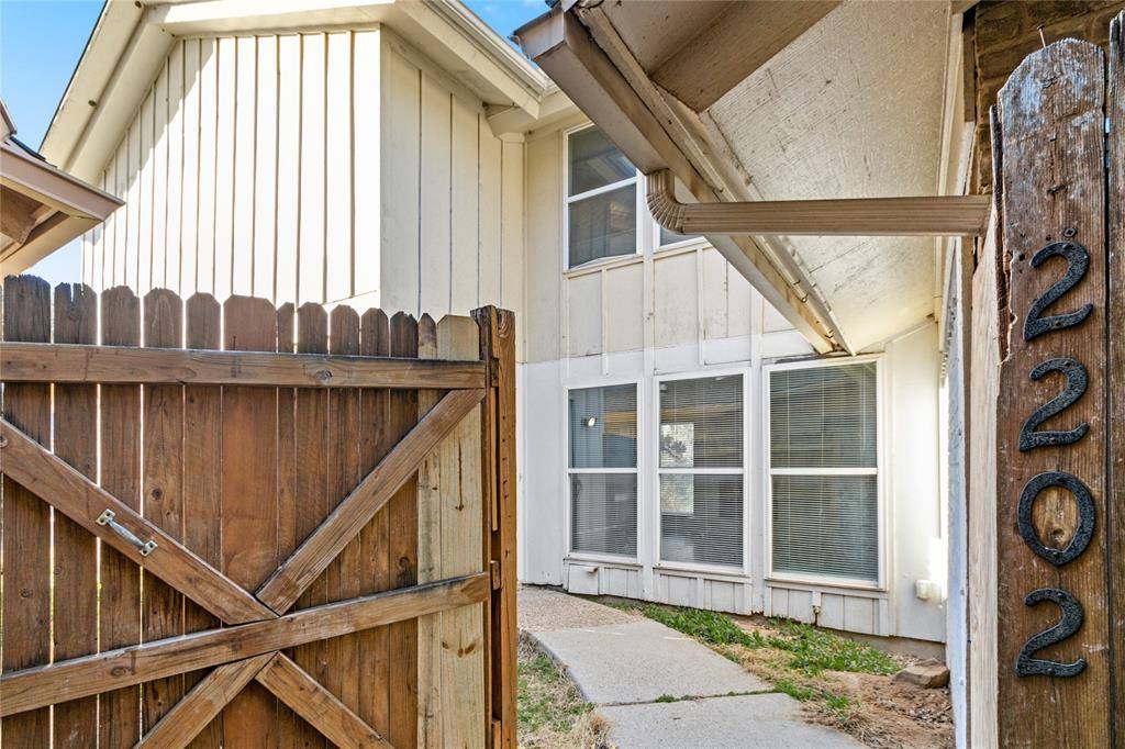 2200 Seville Court #2202, Dalworthington Gardens, TX 76013