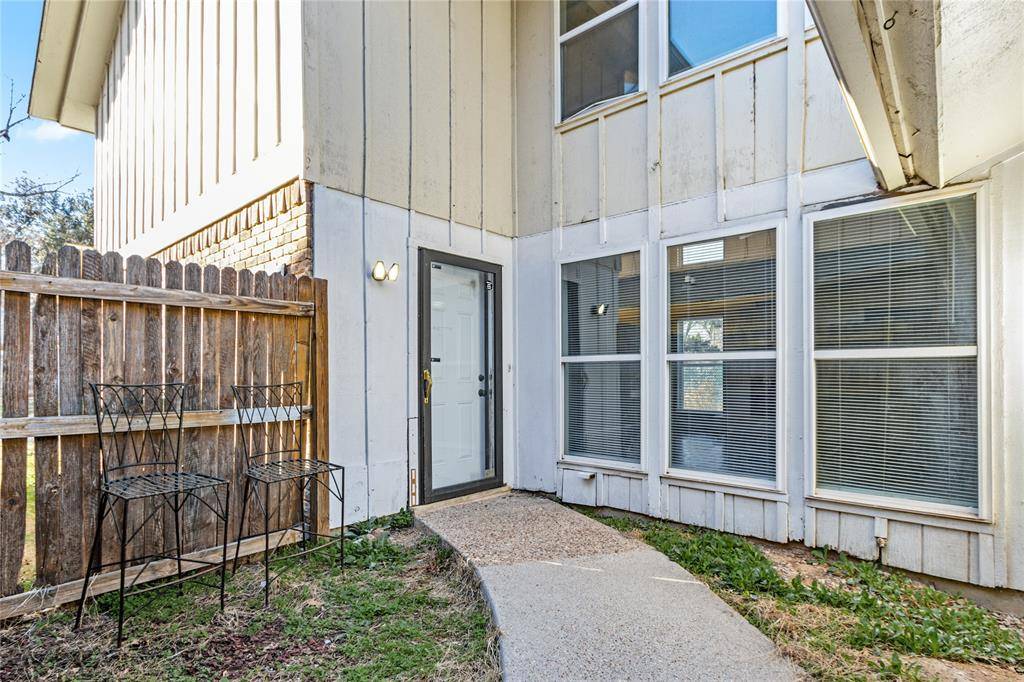 2200 Seville Court #2202, Dalworthington Gardens, TX 76013