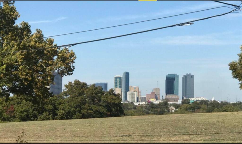 1200 E Maddox Avenue, Fort Worth, TX 76104