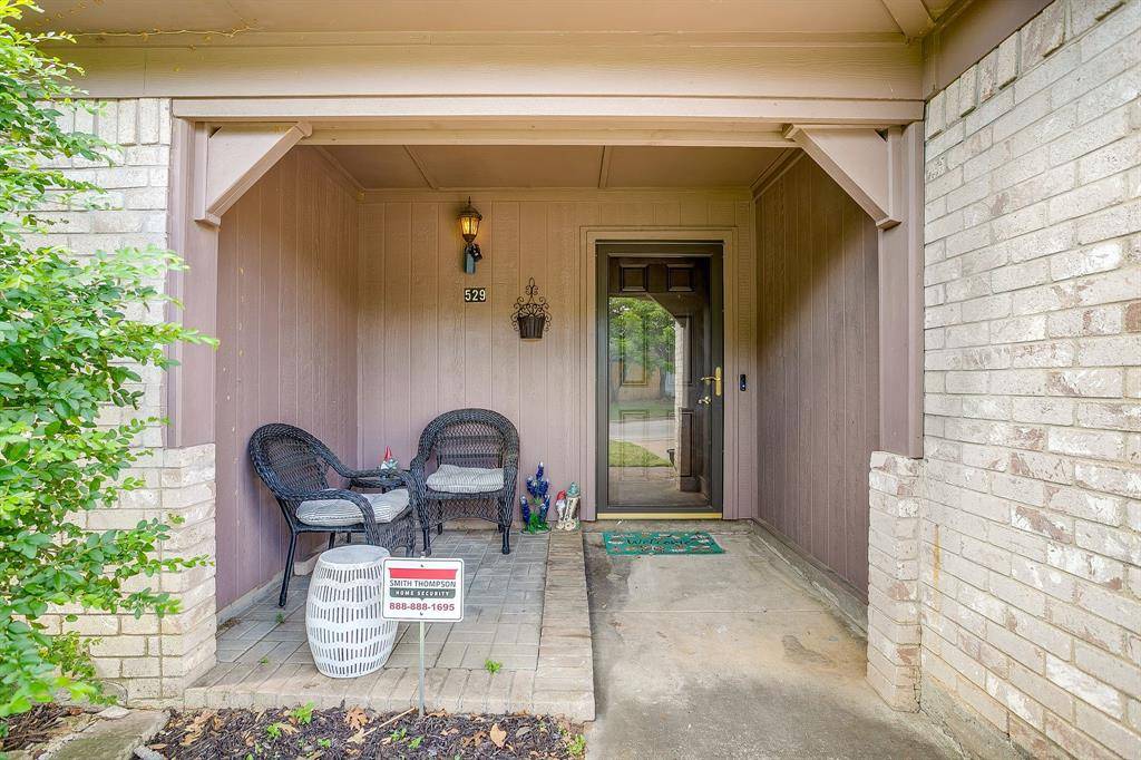 529 Jayellen Avenue, Burleson, TX 76028