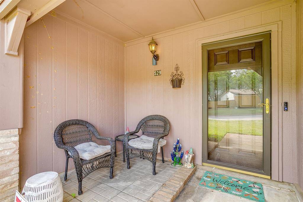 529 Jayellen Avenue, Burleson, TX 76028