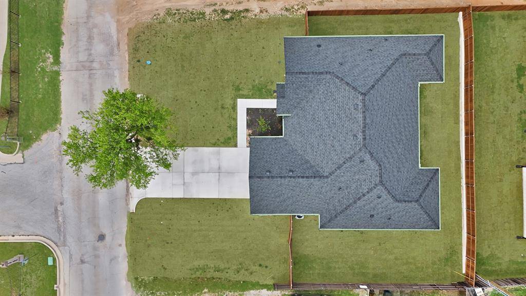 906 N state Street, Decatur, TX 76234