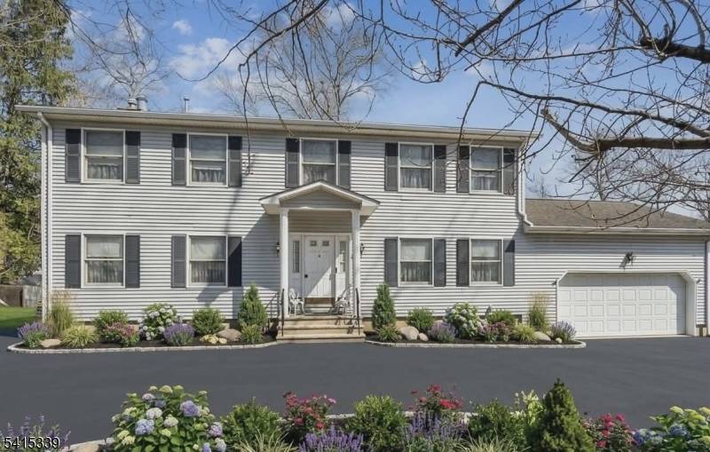 110 Edgewood Ave, Green Brook Twp., NJ 08812