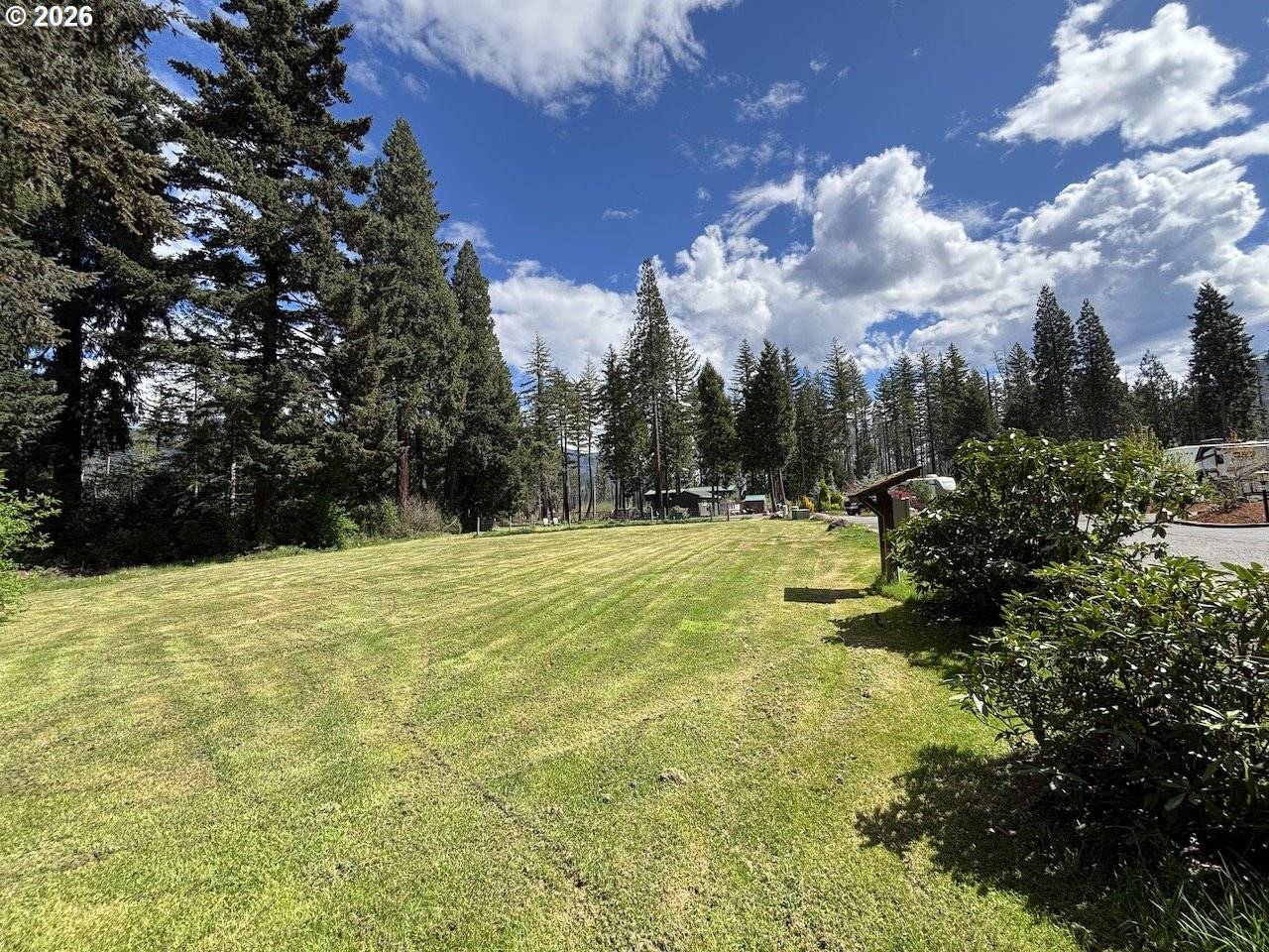 54432 MCKENZIE HWY #40, Blue River, OR 97413