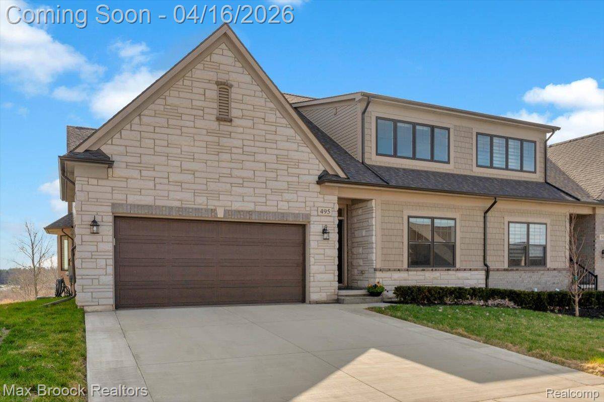 495 Cornerstone DR, Oxford Charter Township, MI 48371