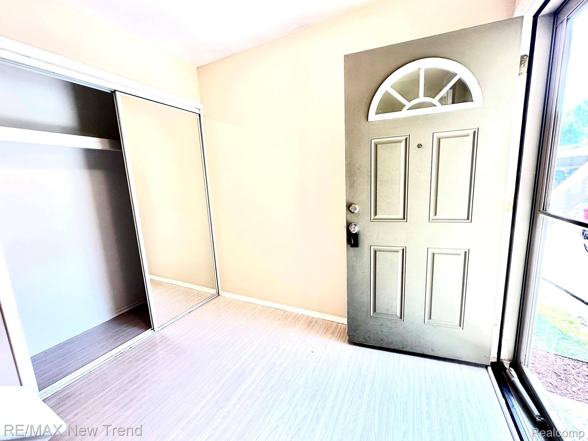 26949 Farmbrook Villa DR #96, Southfield, MI 48034