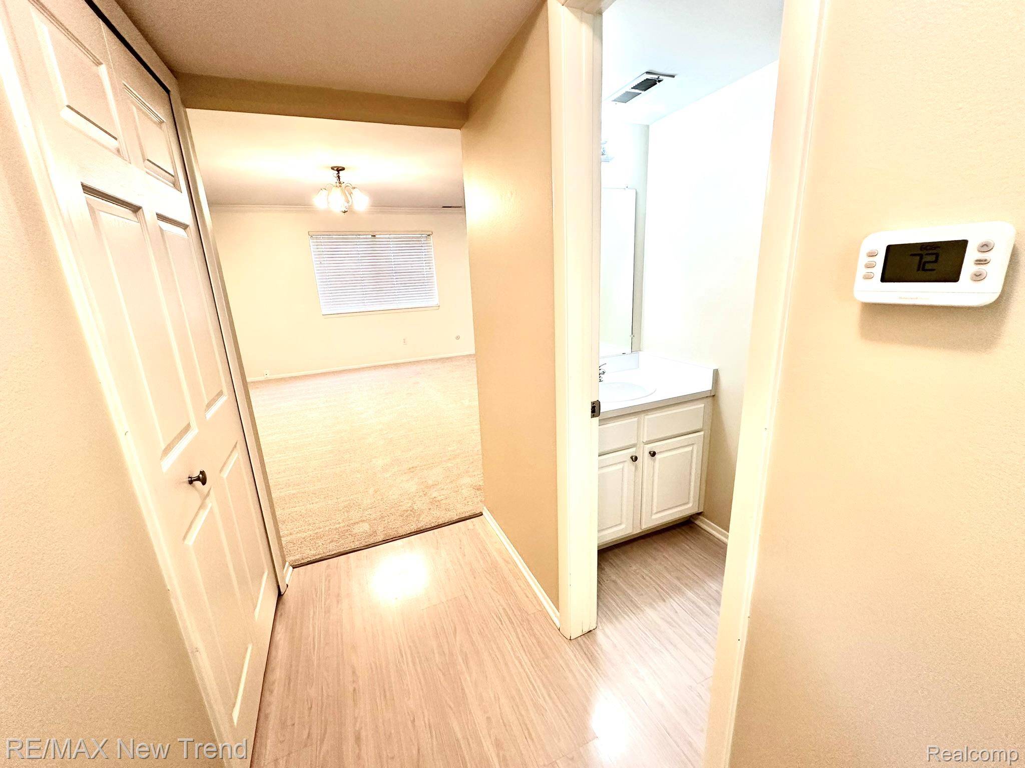 26949 Farmbrook Villa DR #96, Southfield, MI 48034