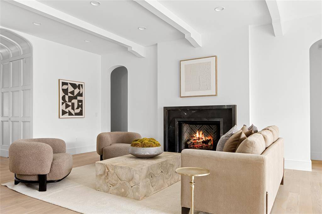 6454 Kenwood Avenue, Dallas, TX 75214