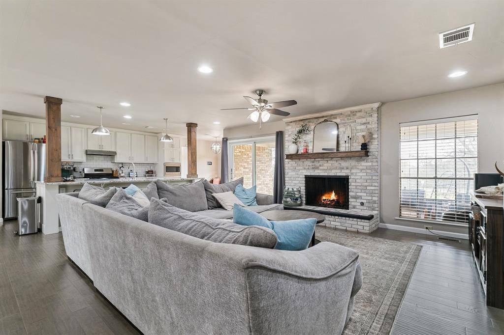 214 Center Street, Whitesboro, TX 76273