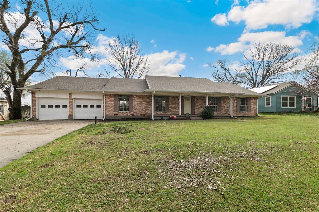 214 Center Street, Whitesboro, TX 76273