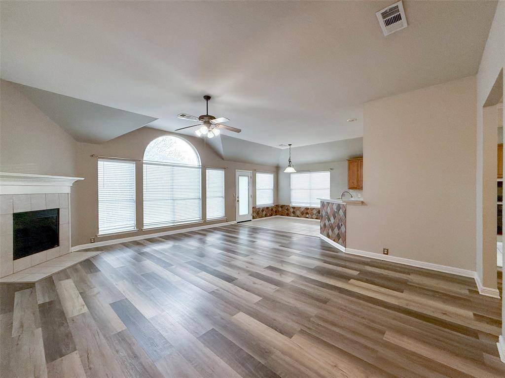 6908 Hayling Way, Denton, TX 76210