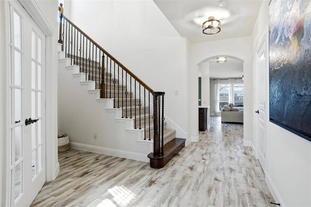 1816 Campground Way, Aubrey, TX 76227